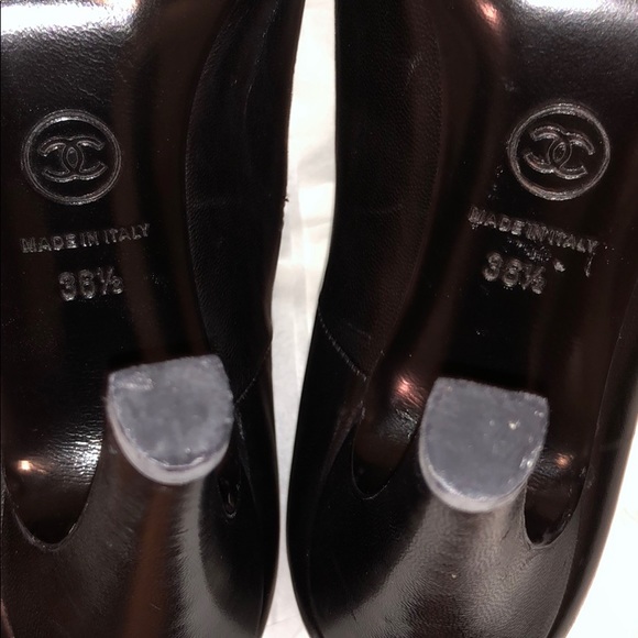 CHANEL Black Leather Ankle-Stretch Booties - Picture 4 of 4